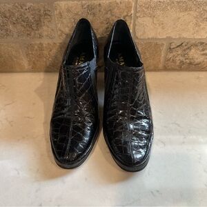 Amalfi of Italy by Rangoni Woman Sz 8 Slip on Croco Patent Leather Pumps